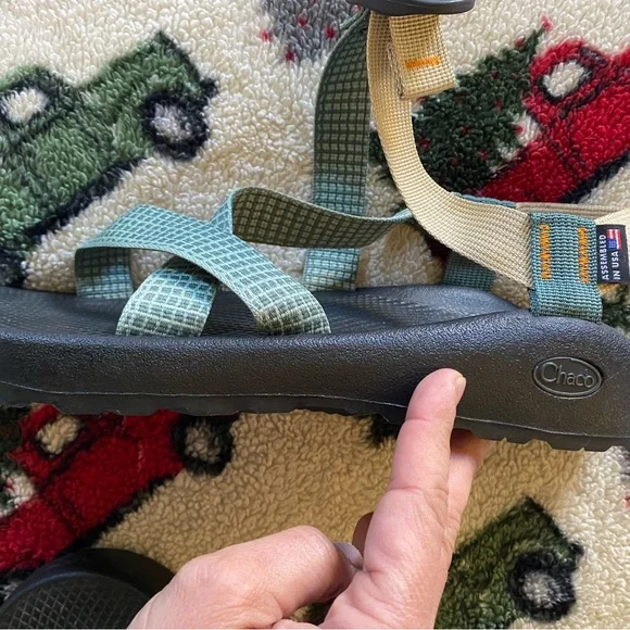 Chaco Outsiders Green and Black Strappy Sandals - Picture 9 of 10